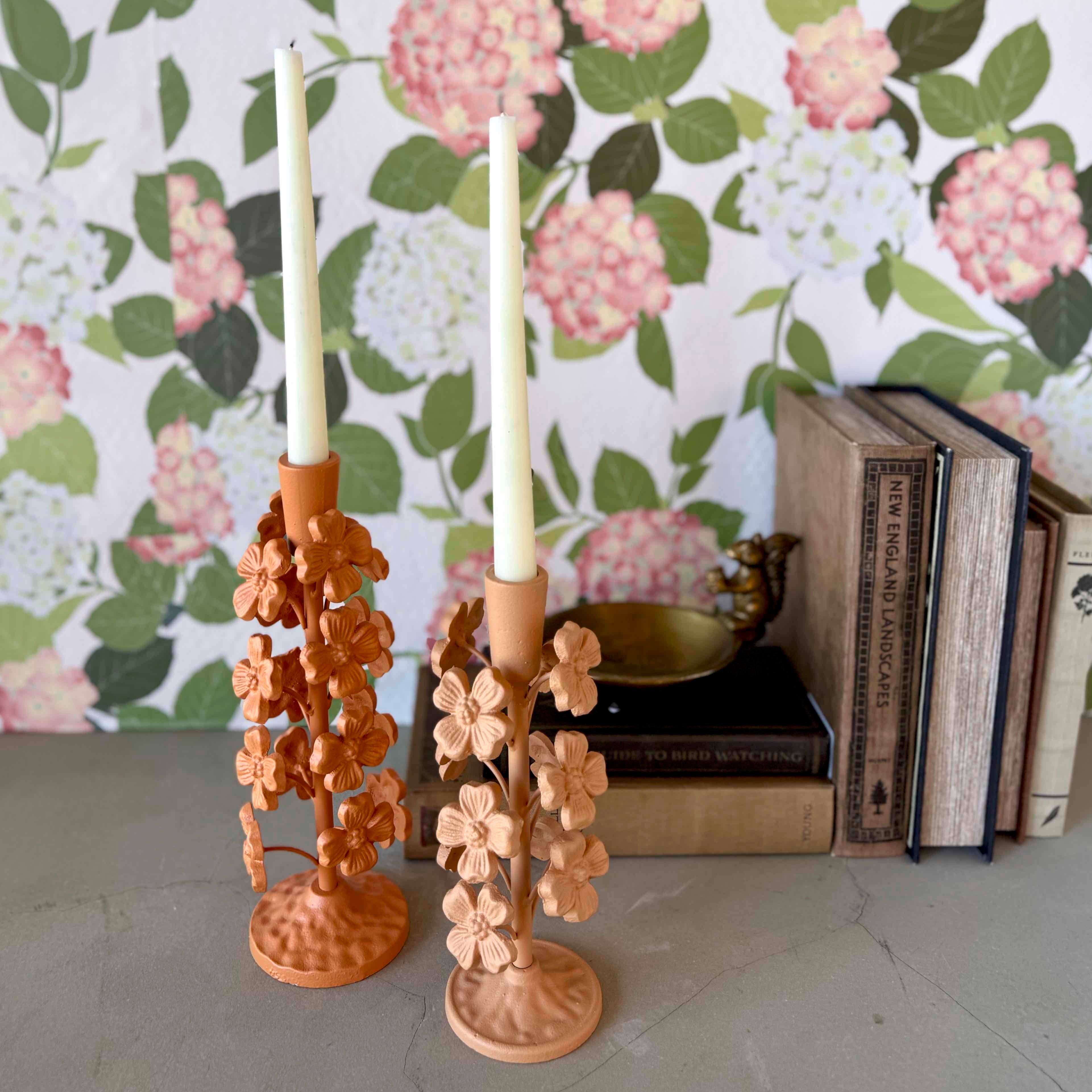 Cast Iron Flower Candleholder Short