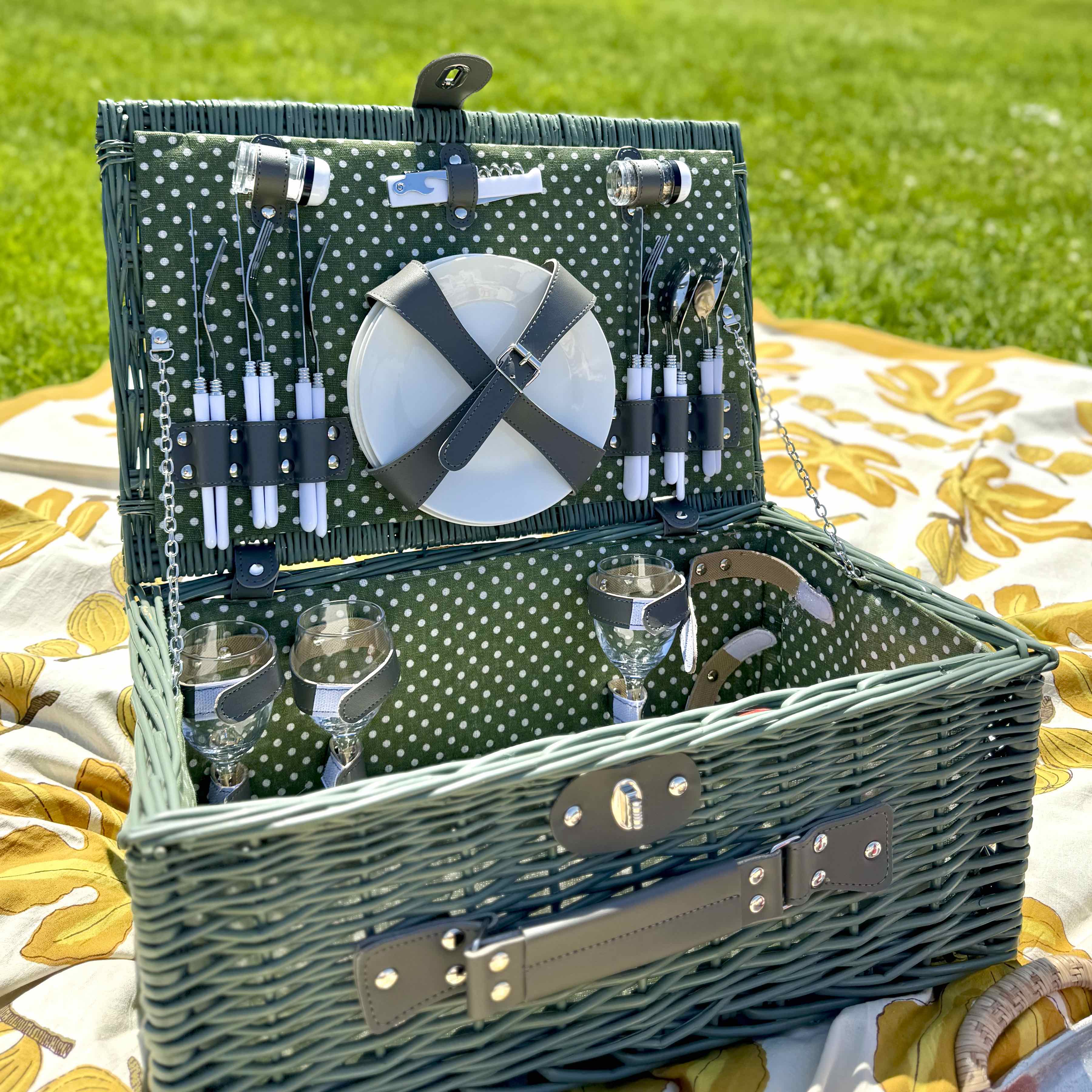 Countryside Picnic Basket