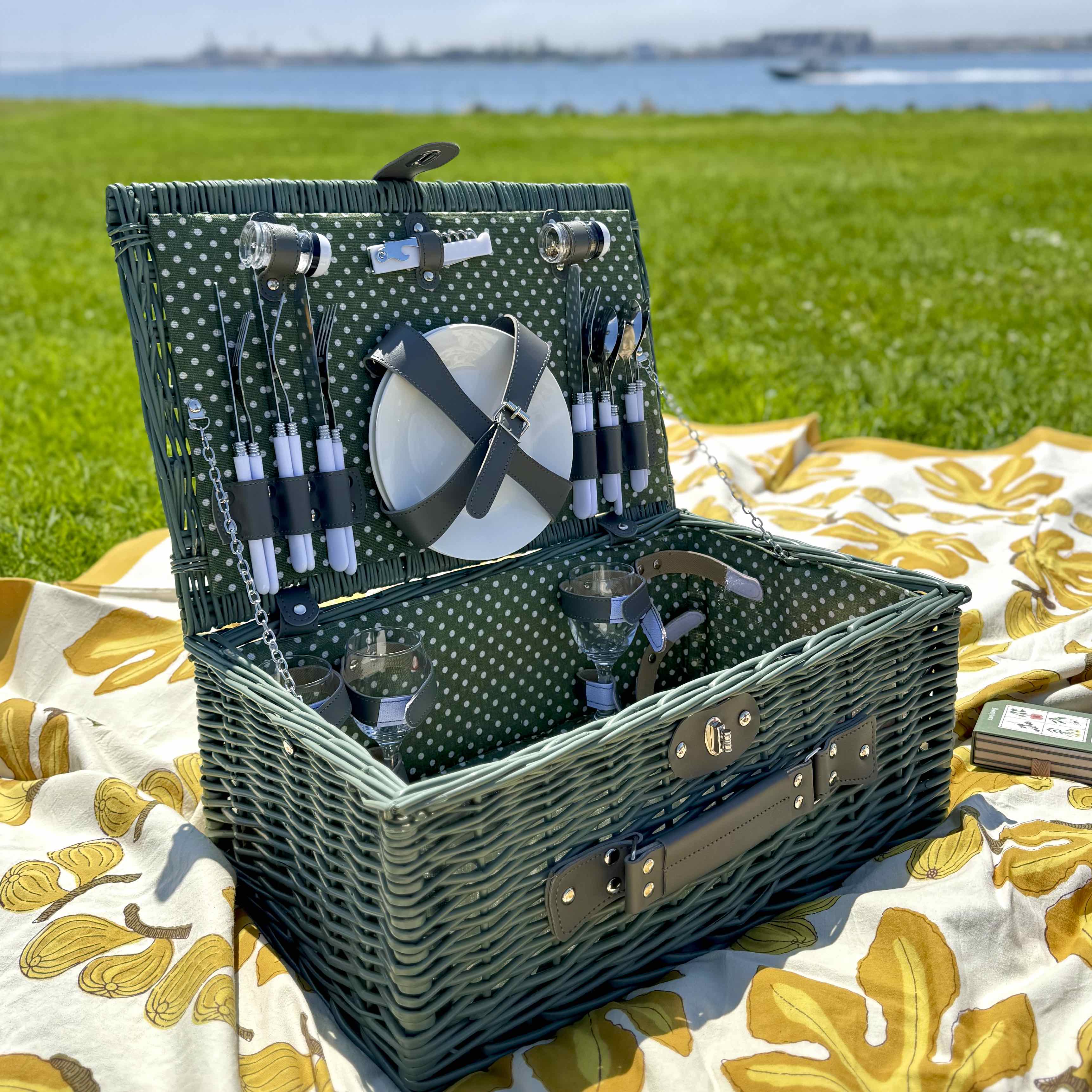 Countryside Picnic Basket