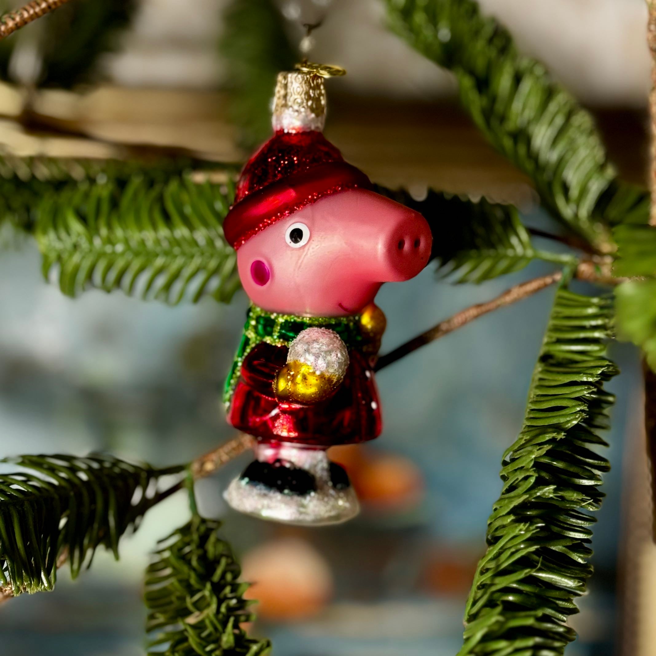 Peppa Pig With Snowball Ornament