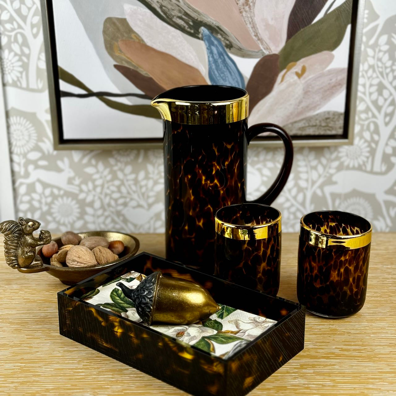 Vida Acrylic Tortoise Guest Towel Holder