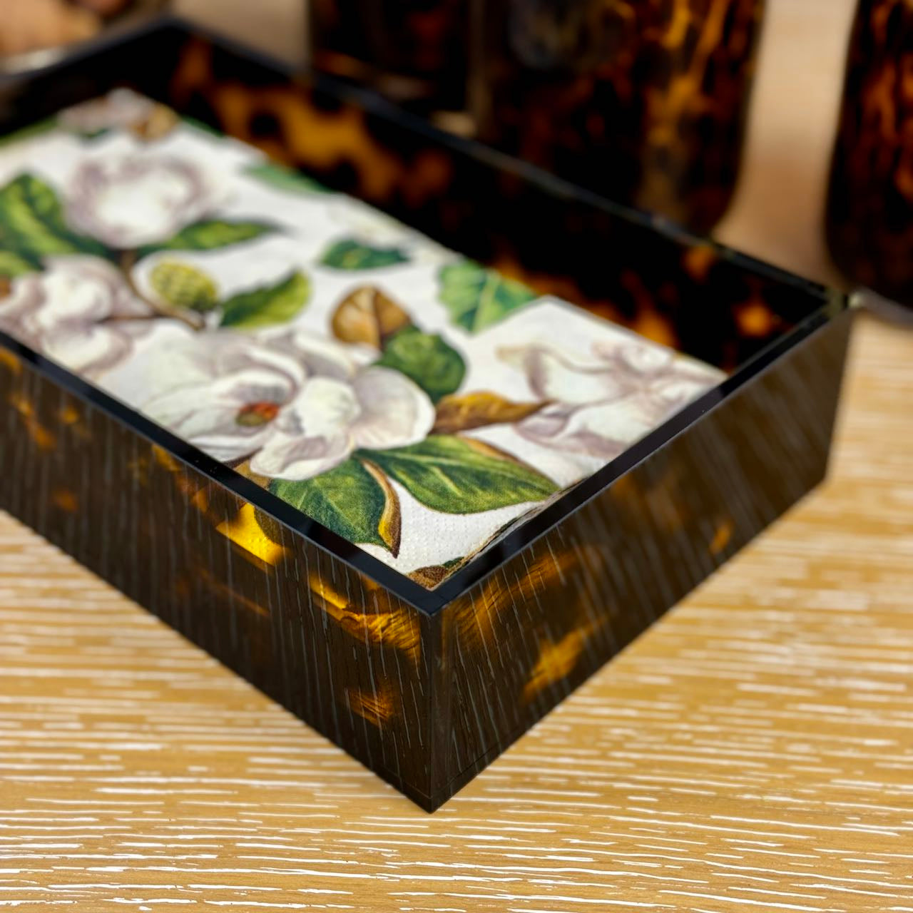 Vida Acrylic Tortoise Guest Towel Holder