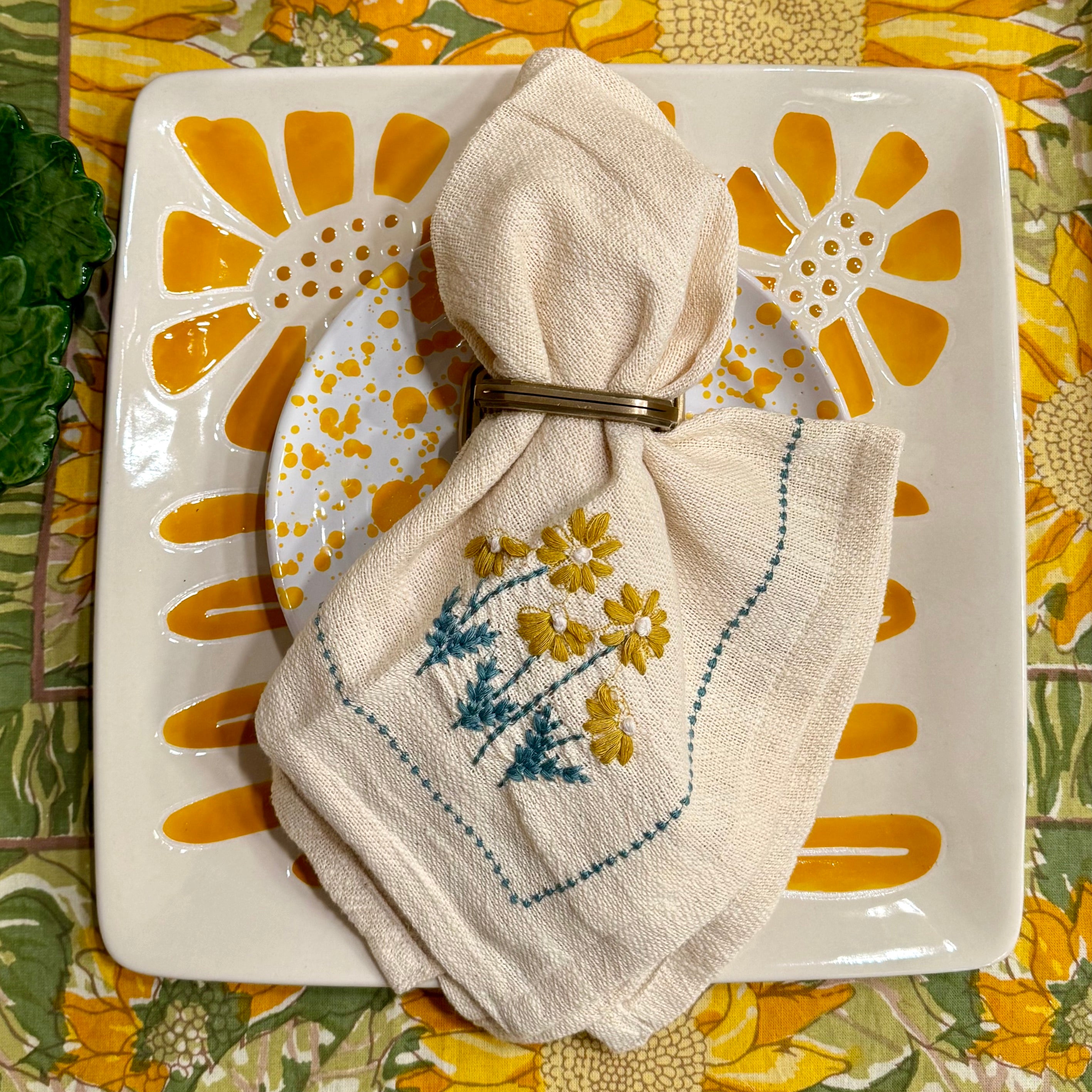 Daisey Dots Cotton Embroidered Napkins - Set of 4