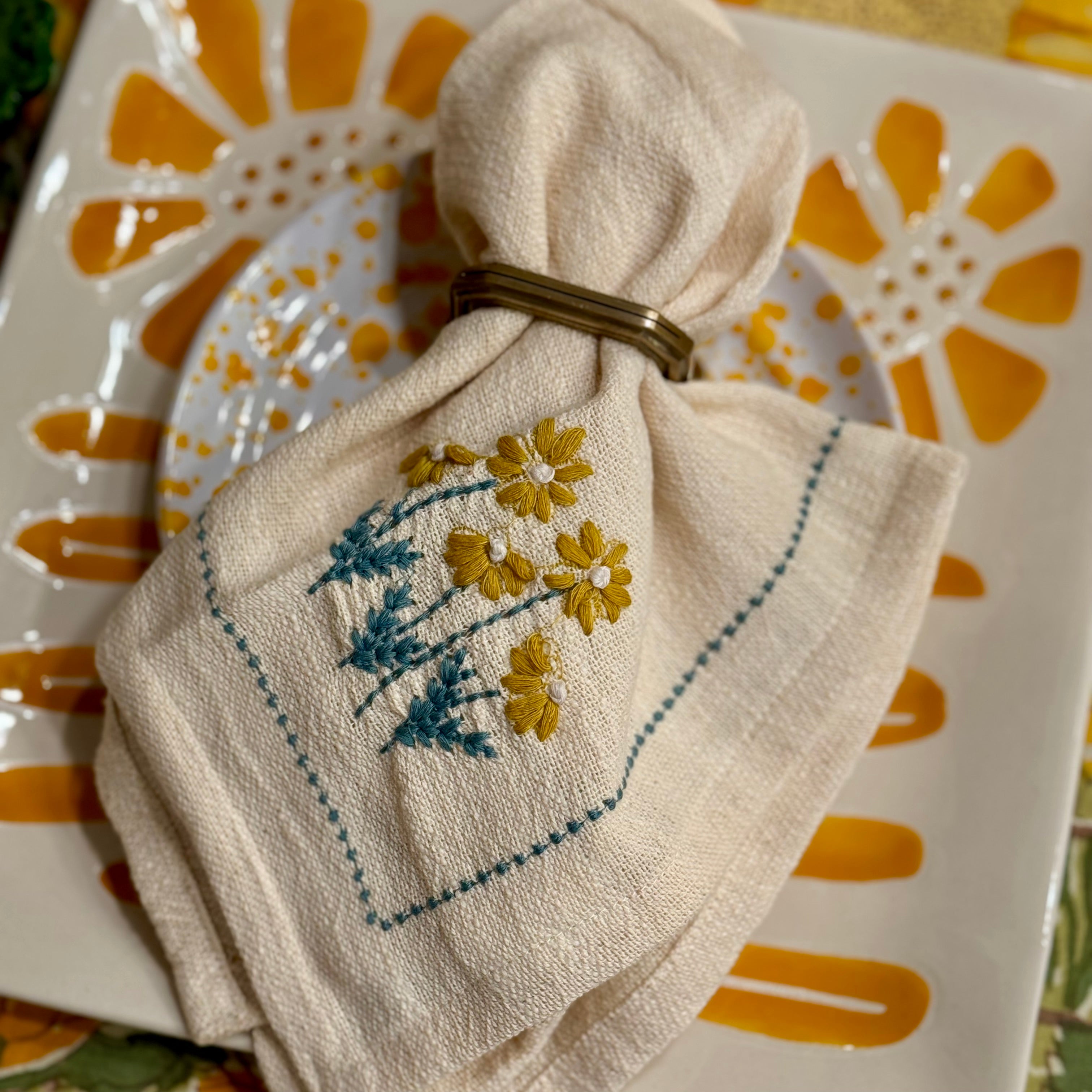 Daisey Dots Cotton Embroidered Napkins - Set of 4