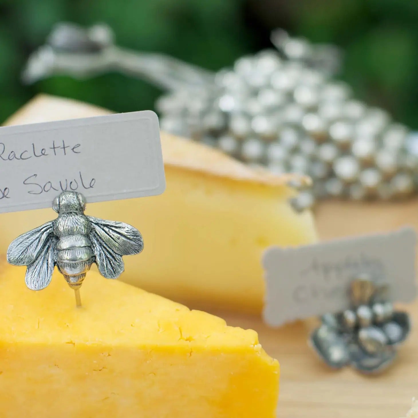Honeybee Cheese Market Set of 2