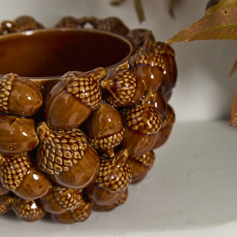 Acorn Pot