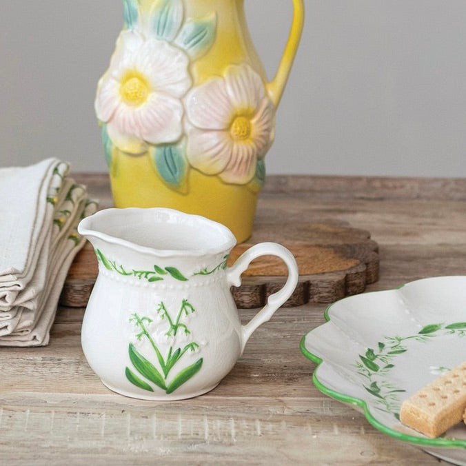 Lily Scalloped Creamer