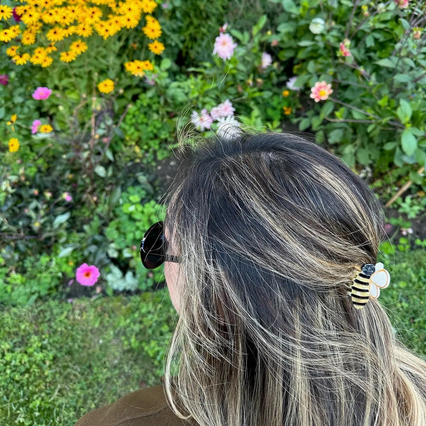 Mini Bee Claw Hair Clip