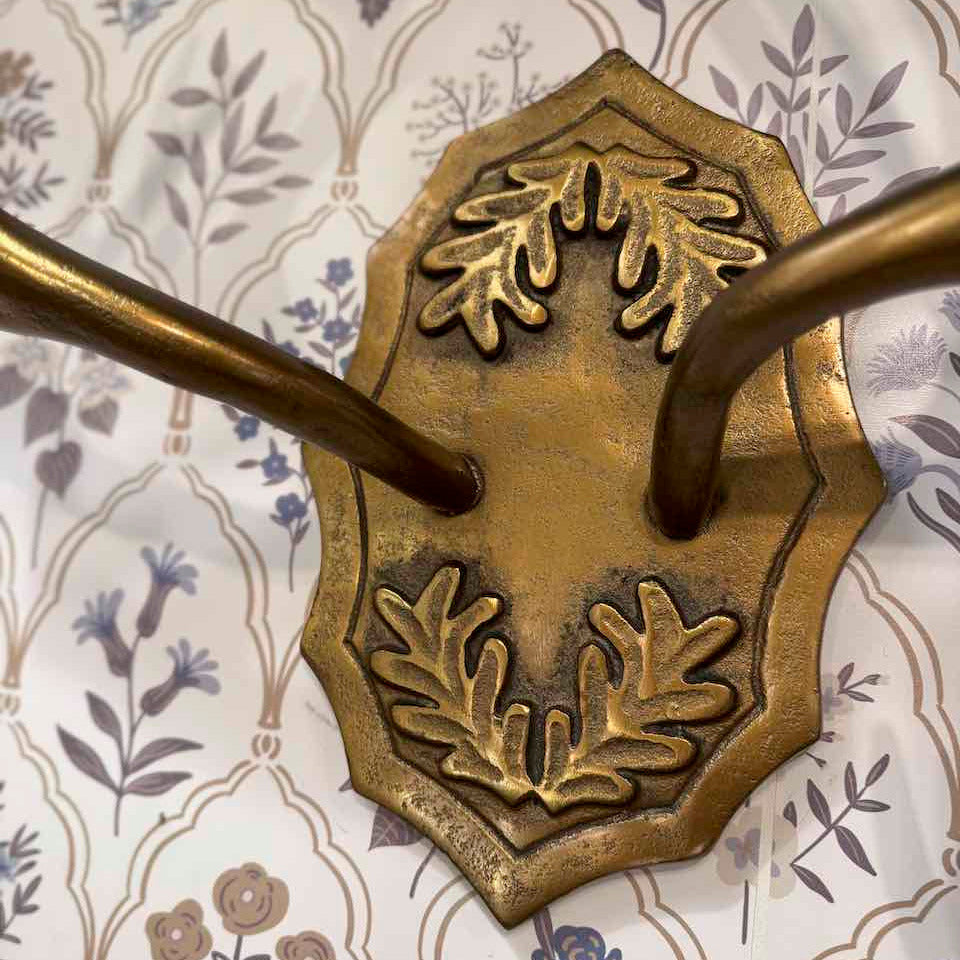 Oak Leaf Antler Wall Mount Large