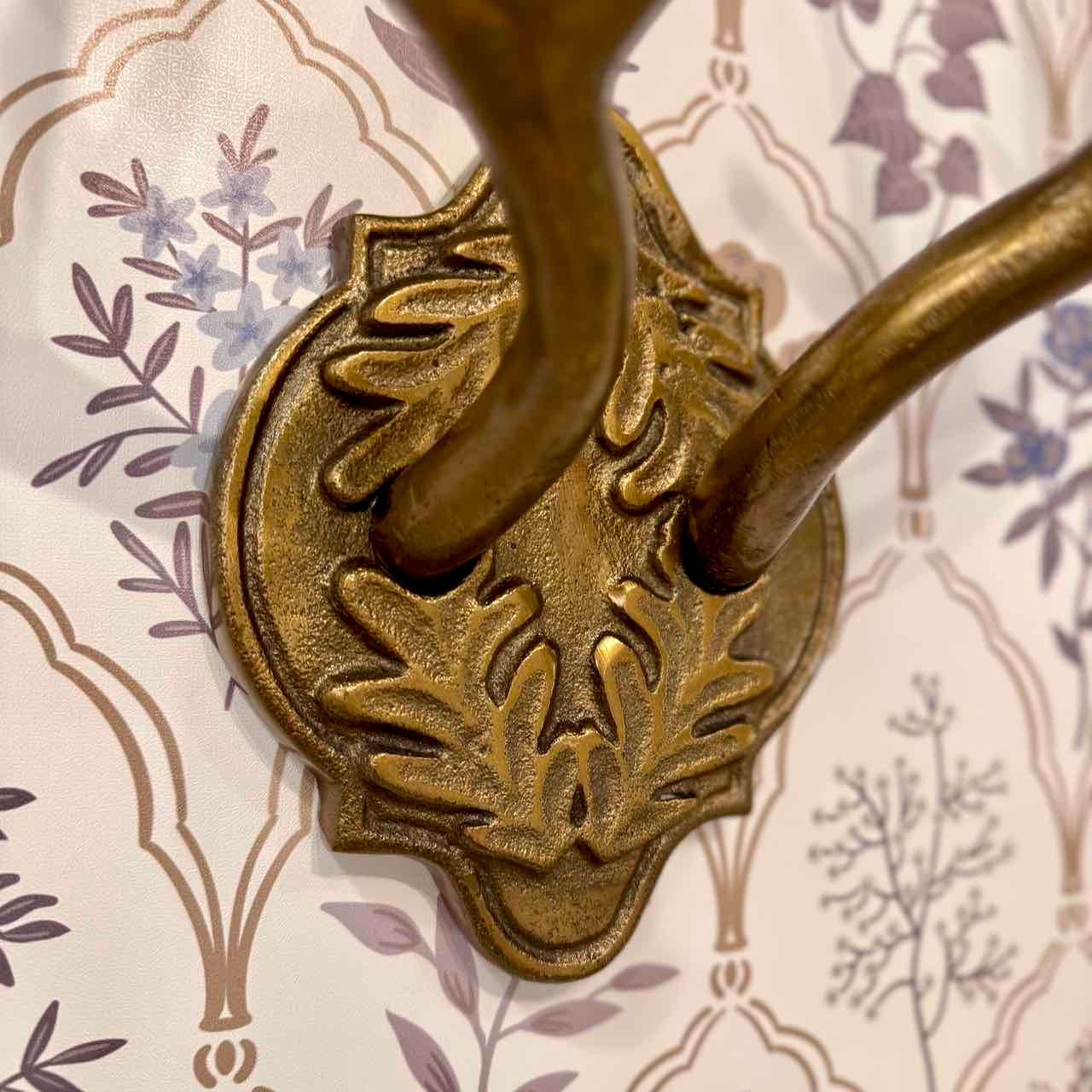 Oak Leaf Antler Wall Mount Small