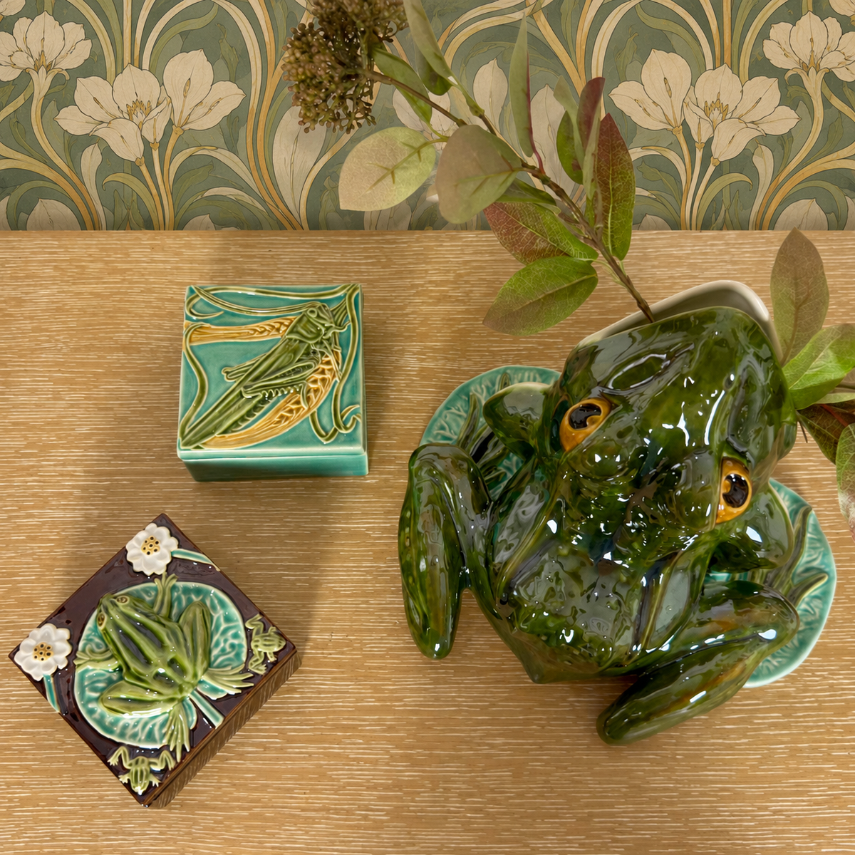 Ceramic Grasshopper Box