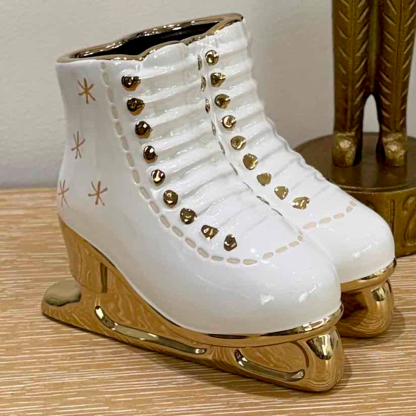 Holiday Ice Skates Planter