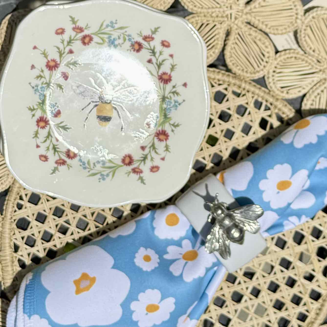 Whimsical Secret Garden Plates - Set of 4 – Thomas Lee Living