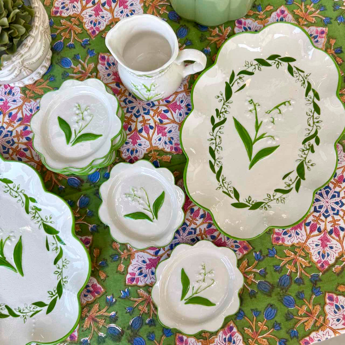 Lily Scalloped Snack Plate