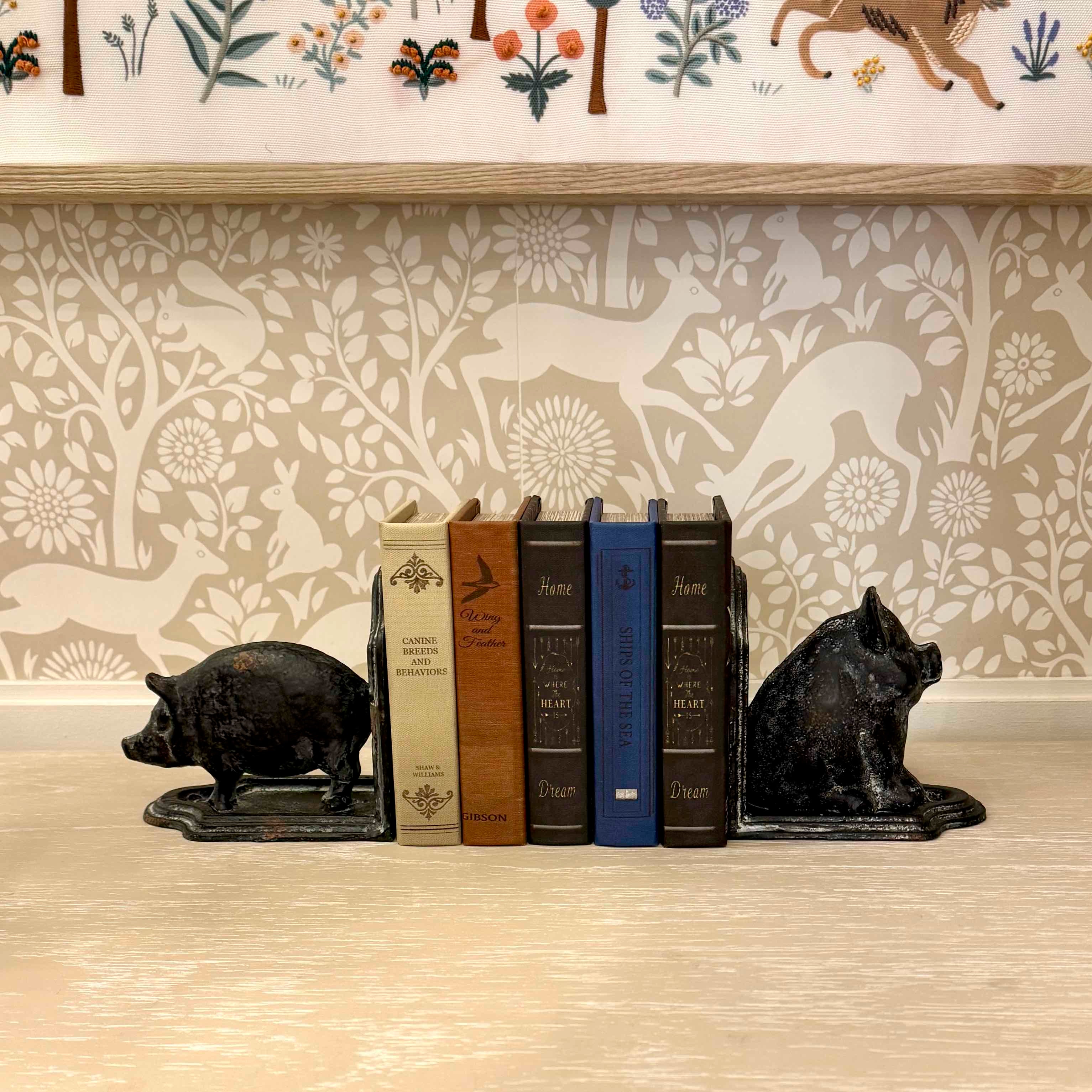 Pot Belly Pig Bookends