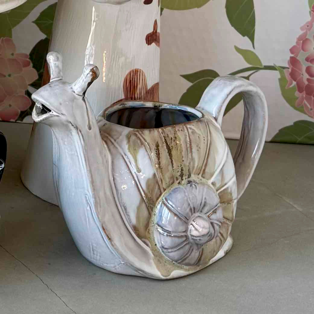 Thomas Lee Living Stoneware Snail Watering Can - Thumbnail 2